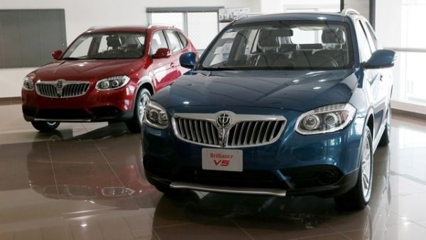 يبلغ متوسط سعر السيارة الفاخرة المستعملة في الإمارات حوالي 133.000 