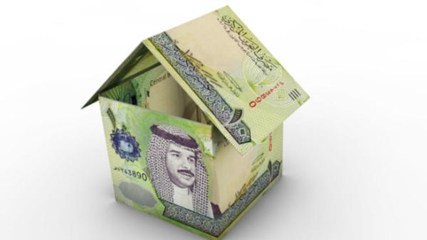 يشير التقرير إلى استفادة الاقتصاد البحريني في النصف الأول من العام من التحسن المؤقت في الوضع الاقتصادي العالمي، وهذا ما يقود بدوره إلى حالة تفاؤل حذرة بشأن التوقعات على نطاق أوسع