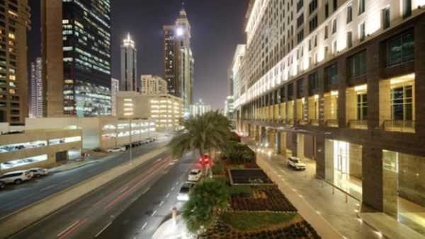 أصدرت حكومة دبي بياناً شددت فيه على أهمية الالتزام بالقوانين والأنظمة المعتمدة من قِبَل مؤسسة التنظيم العقاري في دبي، فيما يتعلق بالزيادات المسموحة على إيجار العقارات في الإمارة