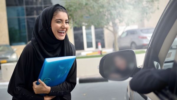 المصارف السعودية تتأهب لاستقبال مزيد من طلبات السيدات لشراء سياراتهن الخاصة.