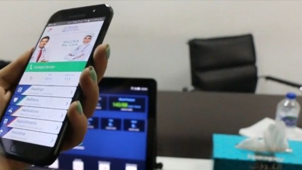 توفر هذه الخدمة إمكانية التواصل المباشر مع الأطباء عبر الهاتف، والحصول على الاستشارات والنصائح بمجردة ضغطة زر