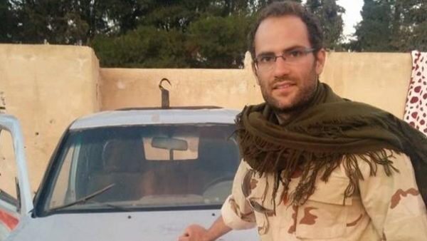 Macer Gifford fought against Daesh in Syria, but now Twitter users say he's fighting to speak at his old university back in the UK. (Twitter)