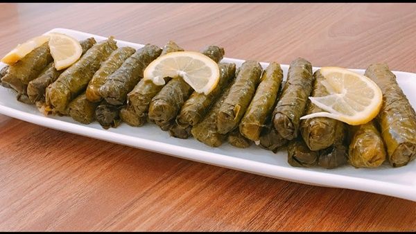اليالنجي (ورق عنب بزيت) 