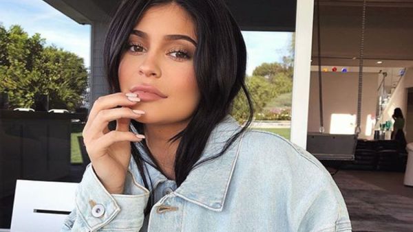 كايلي جينر (http://extratv.com)