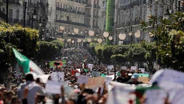 لماذا نطقت الأغلبية الصامتة في الجزائر
