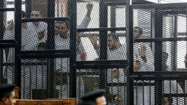 الثلاثاء الماضي أعلنت القاهرة توقيف 54 شخصا بينهم منتمون لجماعة الإخوان المسلمين 