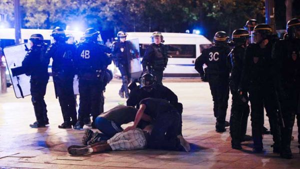 اعتقال 40 مشجع بباريس اثر اعمال شغب على هامش المباراة النهائية لكأس أوروبا