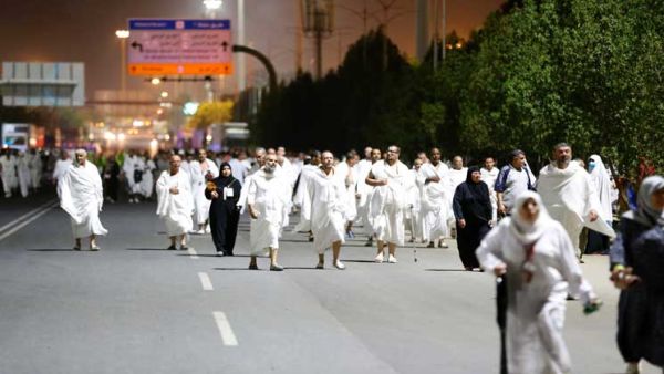 الحوثيون يحتجزون جوازات سفر نحو ألفي حاج 