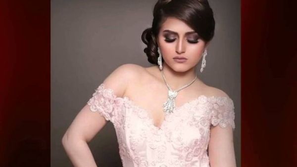 الفنانة الشابة حلا الترك