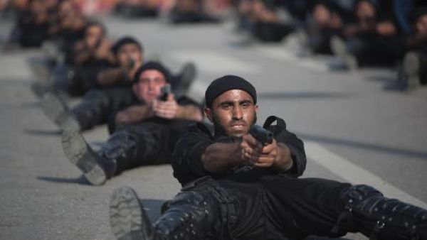 انتشر المئات من عناصر "القسام" في شوارع قطاع غزة، حاملين أسلحة خفيفة