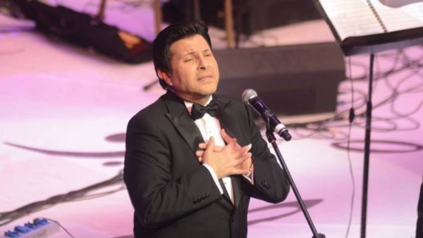 Egyptian singer Hani Shaker will take to the Cairo Opera House stage in 2016. (Facebook)