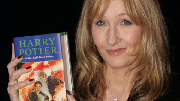 JK Rowling had some sound advice for one Harry Potter fan on what to read while fasting for Ramadan.(Buzzlie.com)