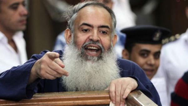 أكد نجله أن الشيخ يتعرض للإساءة بشكل متعمد وذلك عبر فصله تماما عن المعتقلين 