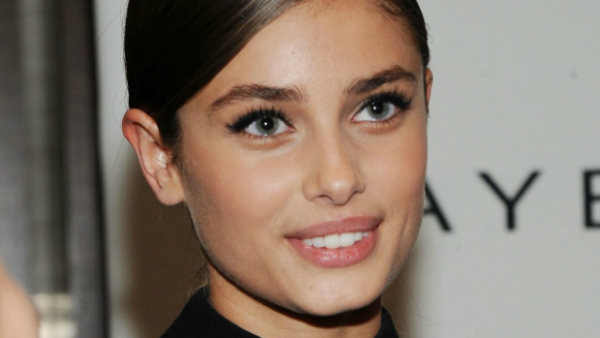 وصفة طبيعية لتكثيف الحواجب