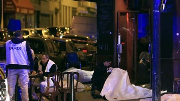 شهدت باريس هجمات عدة متزامنة تبناها داعش 