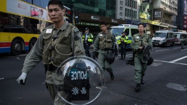 مواجهات بين الشرطة ومتظاهرين في هونغ كونغ