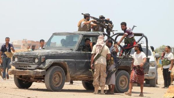 قوات موالية للرئيس عبدربه منصور هادي في ضواحي عدن
