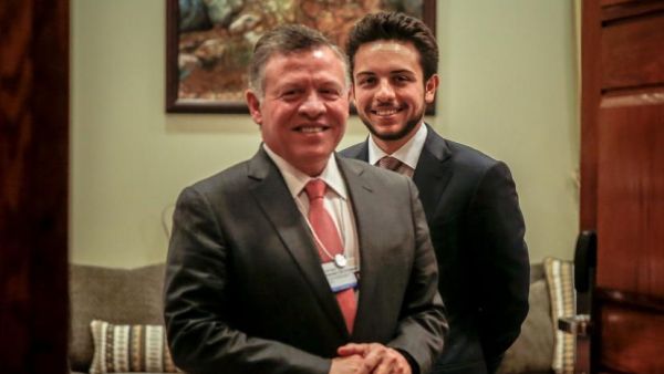 يحمل الأمير الحسين رتبة ملازم ثان في الجيش الأردني 