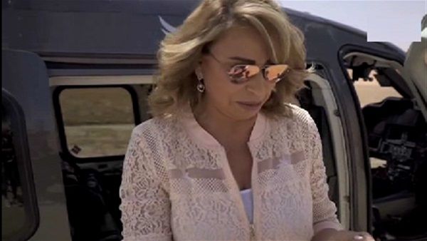 إيناس تقع في رمال رامز