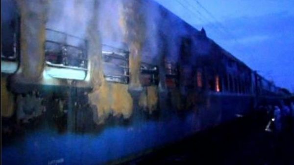 27 قتيلا لدى خروج قطارين عن السكة في الهند
