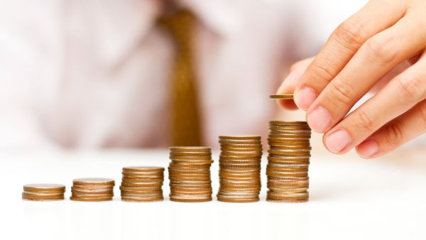 As inflation rises, the value of Egyptian currency decreases. (Shutterstock)