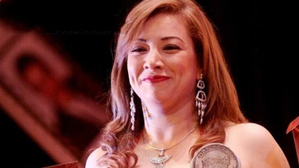الاعلامي عزمي مجاهد يشن حملة على انتصار