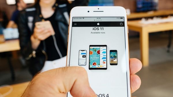 Whether you’re still struggling to download iOS 11 on your device or you’re months into using the new system, this guide will help you fix the main iOS 11 problems. (Shutterstock)