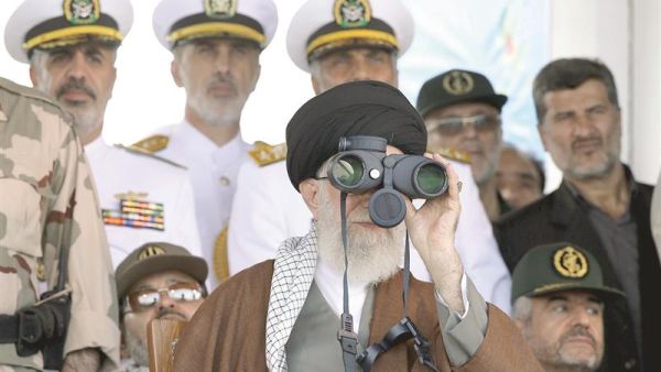 الامارات تخفض التمثيل الايراني 