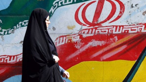 إيمانويل ماكرون: سنظل حازمين مع إيران بشأن أنشطتها وبرنامجها الباليستي
