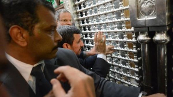 الرئيس الايراني في زيارة السيدة زينب-القاهرة/أ.ف.ي