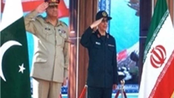 مباحثات ايرانية باكستانية لتوطيد العلاقات العسكرية