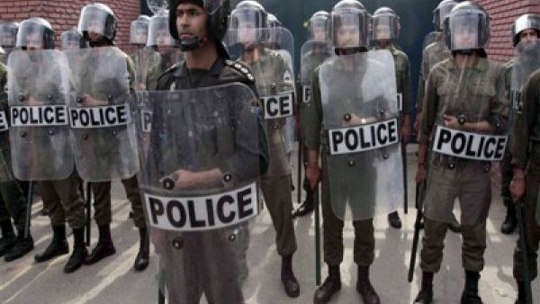 مصادمات بين الشرطة الإيرانية ومتظاهرين أمام السفارة السعودية