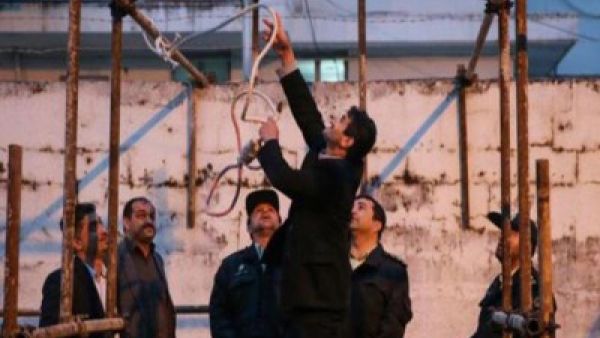 عشرات القاصرين على قائمة الاعدام في ايران
