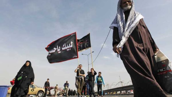 مئات آلاف من الشيعة في العراق ومن دول العالم يتوجهون إلى كربلاء
