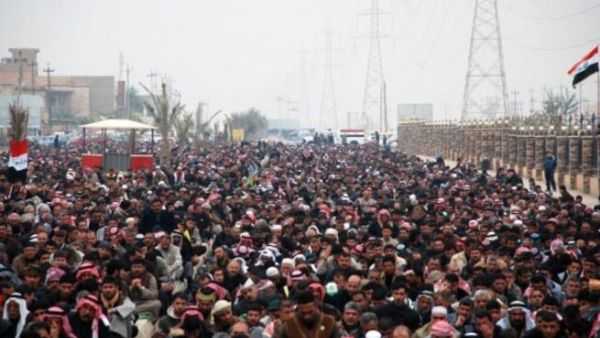 سنة العراق يشيعون قتلاهم/أ.ف.ب