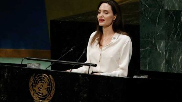 الممثلة الأمريكية أنجلينا جولي