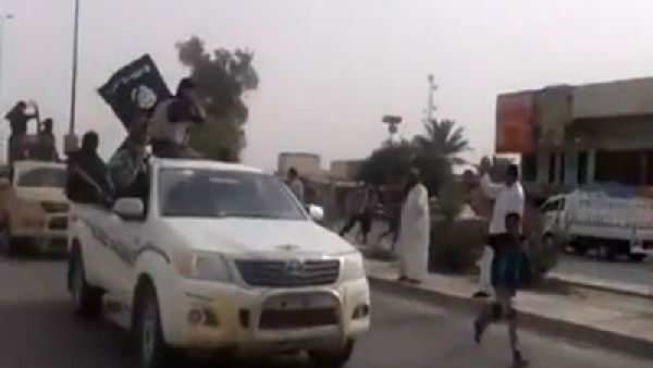  معارك عنيفة في تلعفر بين الجيش العراقي ومقاتلي العشائر من جهة ومقاتلي داعش من جهة أخرى 