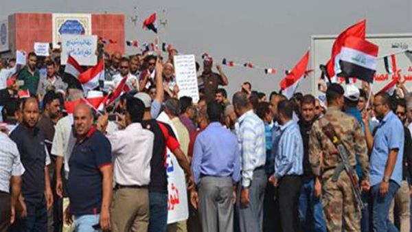 المئات يشاركون بتظاهرة للمطالبة بالتوظيف في المنشآت النفطية بمحافظة البصرة