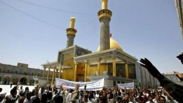 زوار شيعة في كربلاء