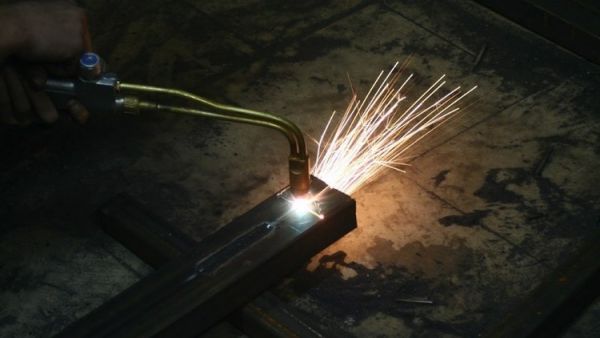 مسلحو "داعش" يعدمون بجهاز لحم الأوكسجين 6 شبان