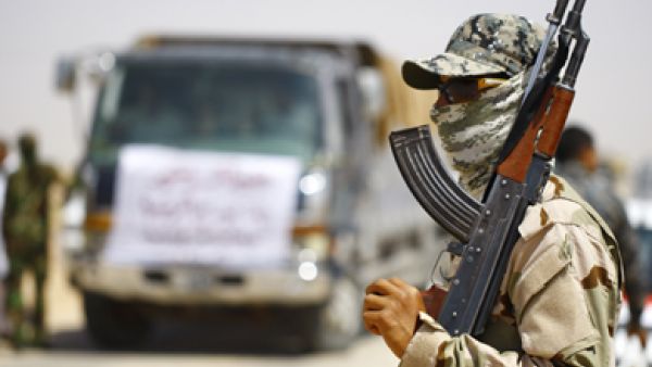 مقاتل من الحشد الشعبي 