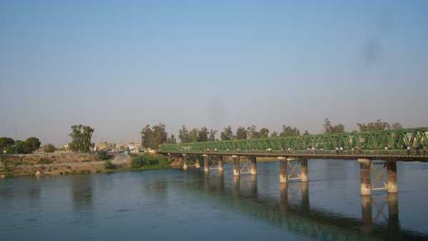 أحد جسور مدينة الموصل (ارشيفية)