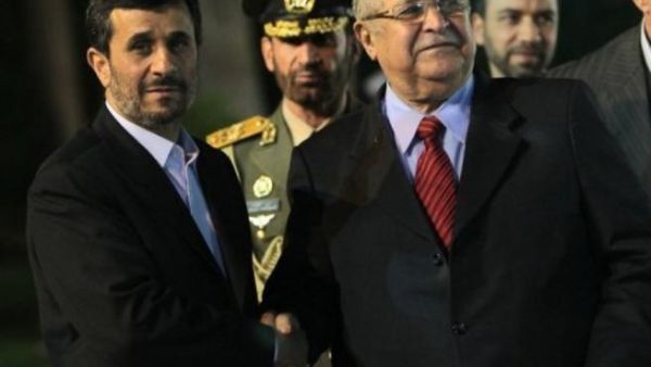 الرئيسان الايراني محمود احمدي نجاد (يسار) والعراقي جلال طالباني
