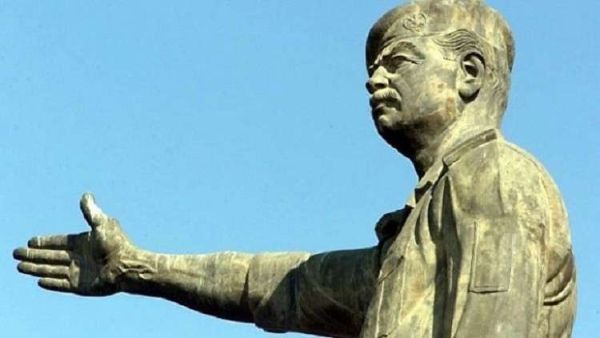 تمثال للزعيم العراقي الراحل صدام حسين
