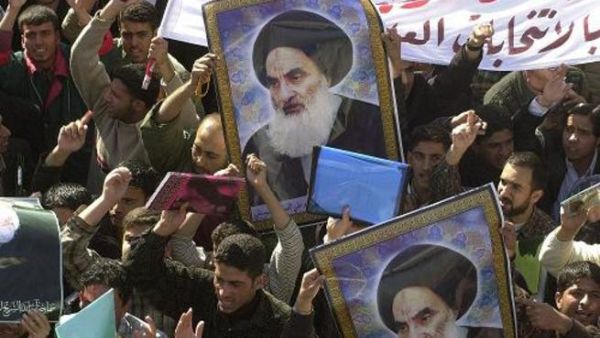 يتظاهر الاف العراقيين بشكل شبه يومي منذ اسابيع 