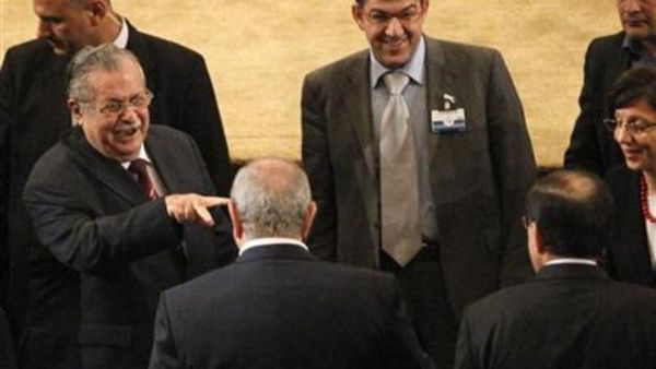 جلال طالباني (يسار) خلال جلسة مجلس النواب