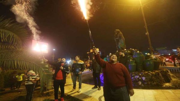 الألعاب النارية في بغداد تسببت ببتر أيادي أطفال وفقدان البعض البصر