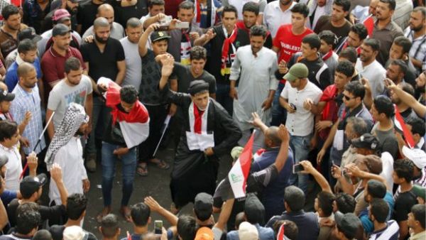  حاول النواب المعتصمون عرقلة تقديم التشكيلة الوزارية الجديدة