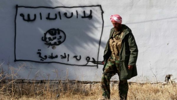 مقاتل من البشمركة داخل سنجار
