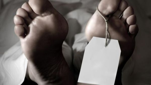 مسلمون بالهند يدفنون موتاهم في محيط منازلهم لعدم وجود مقابر لهم